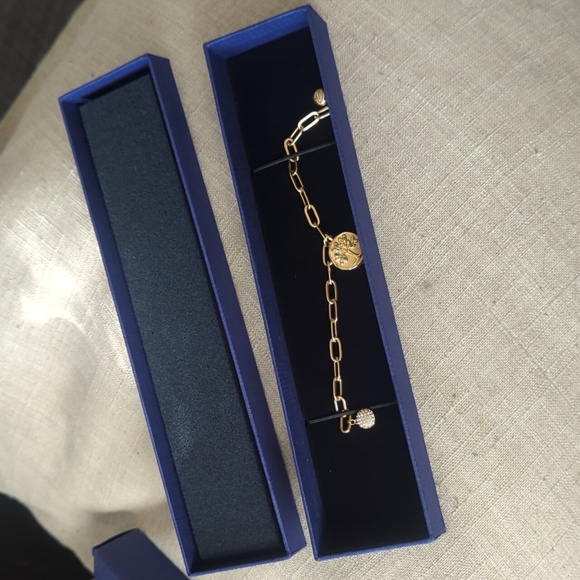 Brand new in box Swarovski bracelet - Picture 7 of 8